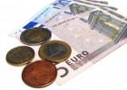 Fotografía: monedas y billetes para contar una cantidad de dinero | Recurso educativo 675925